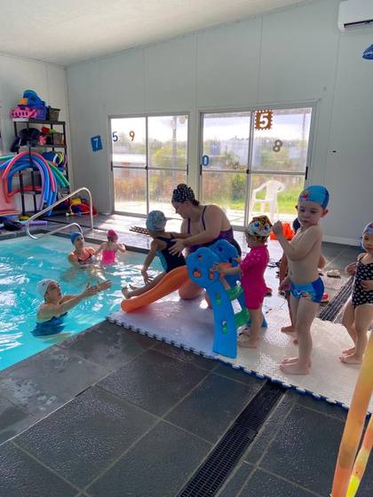 Natación en Aquaroa