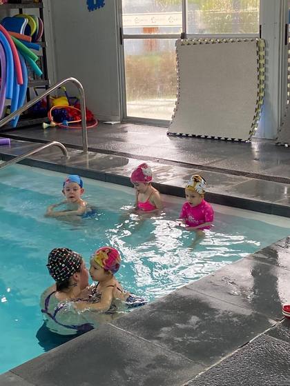 Natación en Aquaroa