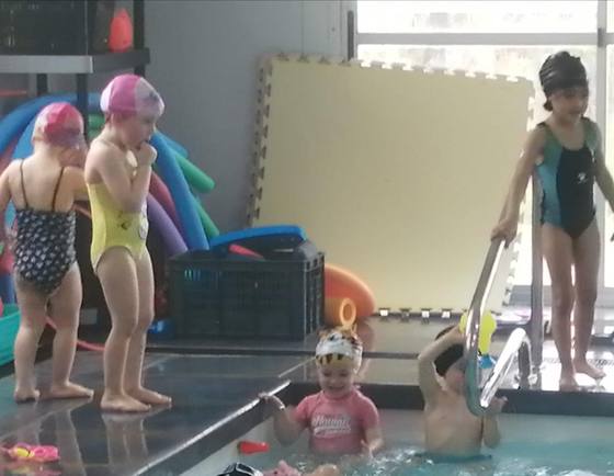 Natación en Aquaroa