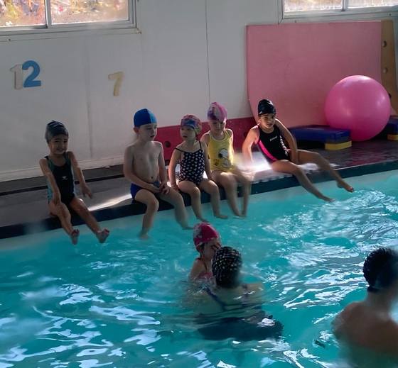 Natación en Aquaroa