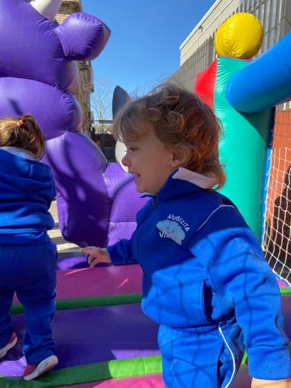 Mes de la niñez con inflable