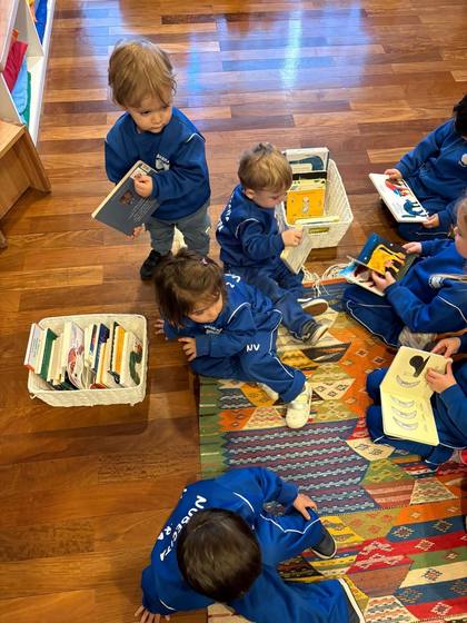 Visita a Pájaro de fuego, espacio de literatura para las infancias
